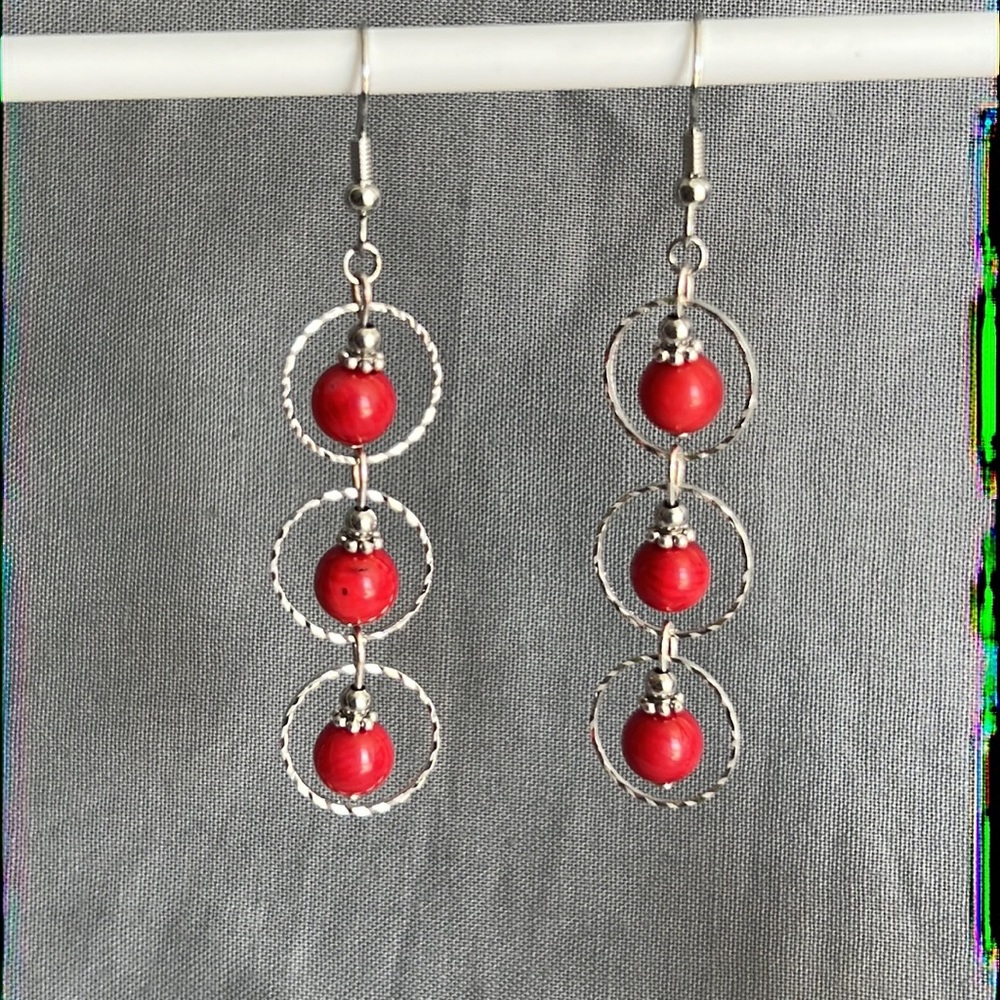 21284 coral dyed bamboo earrings